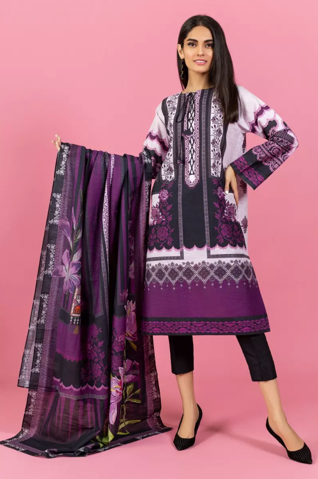 Buy Lace Work Cotton Off White Punjabi Suit Online : India - Punjabi Suits